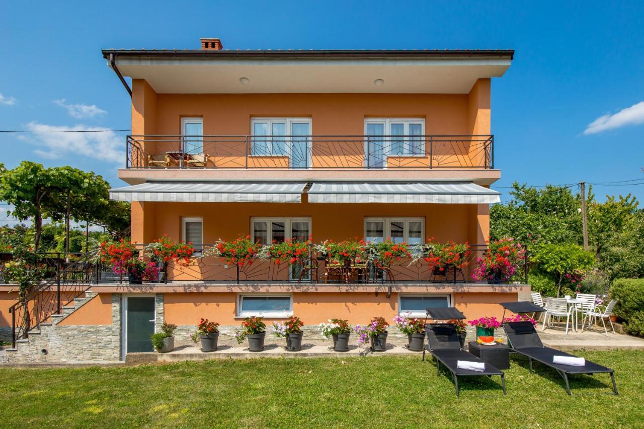 Apartment Flowers Kastav Exterior photo