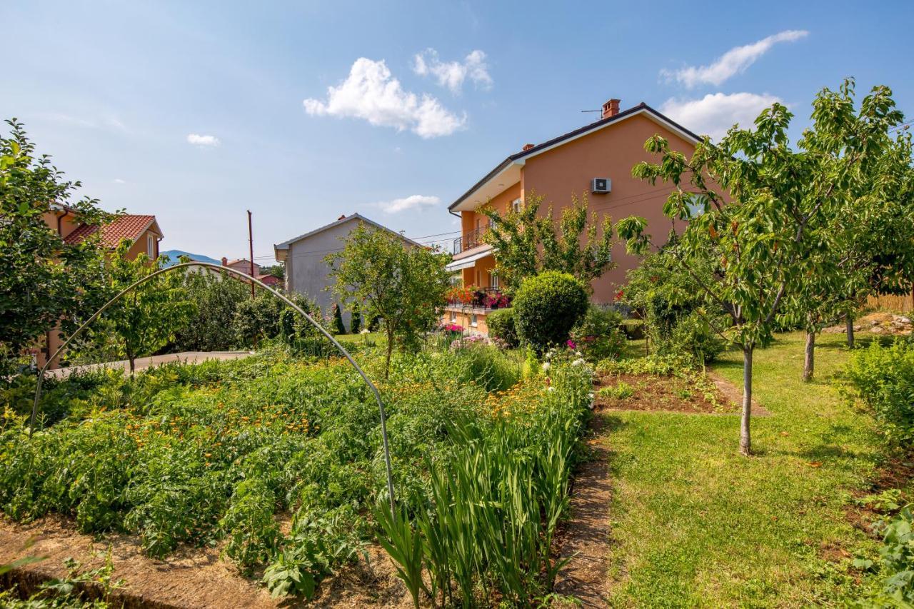 Apartment Flowers Kastav Exterior photo